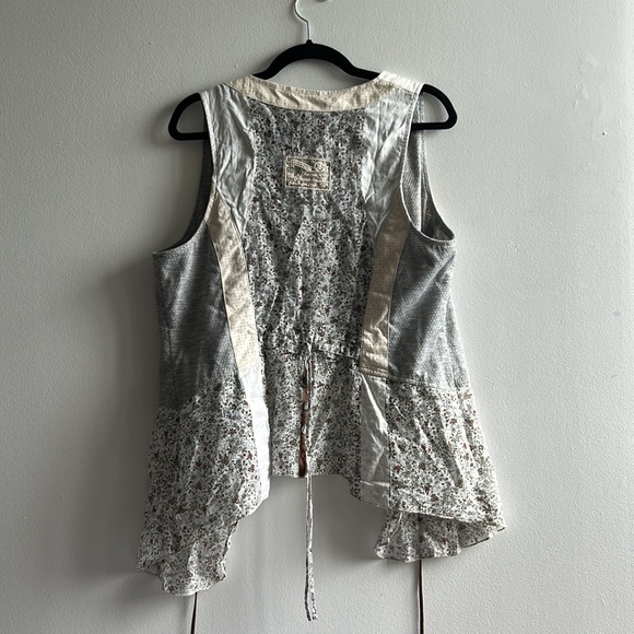 Floral Vest - Picture 4 of 10